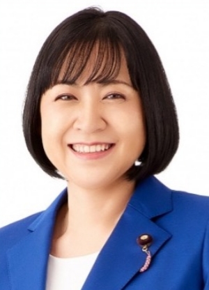 岸まきこ